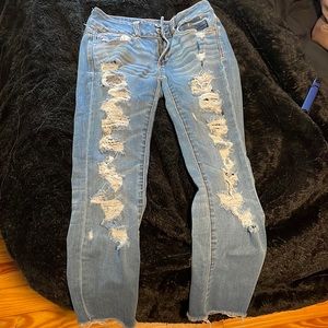 American eagle distressed kapri jeans
